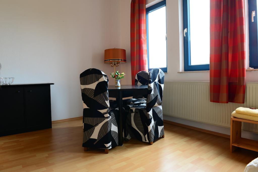 Monteur Und Messewohnung Rodgau Exterior photo